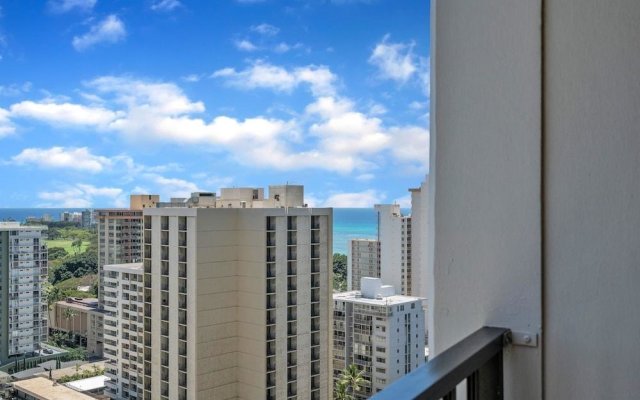 Gorgeous High Rise Waikiki Condo with Ocean and Diamond Head Views by Koko Resort Vacation Rentals