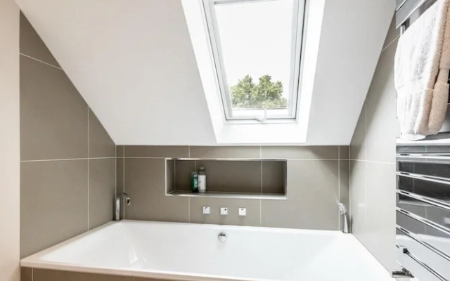 Dream House London With ac, Gym, hot Tub, Cinema