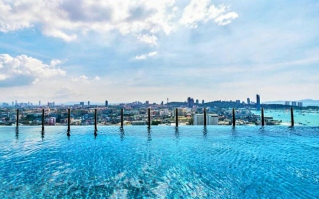 The Base Central Pattaya by Alin