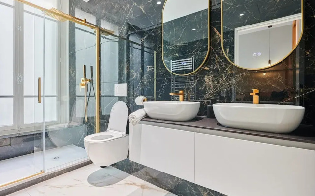 Sublime Apartment in the Center of Paris