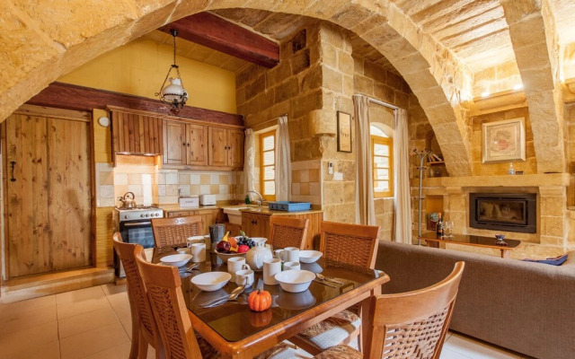 Gozitan Farmhouse With Pool - PP 4