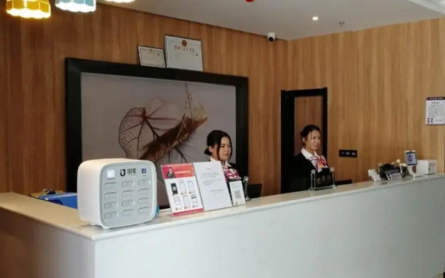 GreenTree Inn Express Cangzhou Yunhe District Mingzhu Market