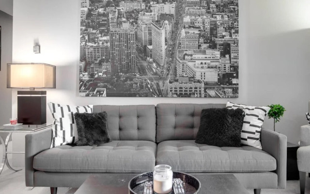 Stylish and Cozy Eau Claire 2BR With Gym Coffee