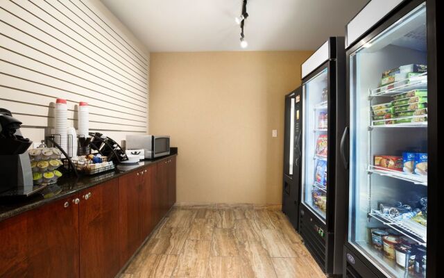Ramada Edson