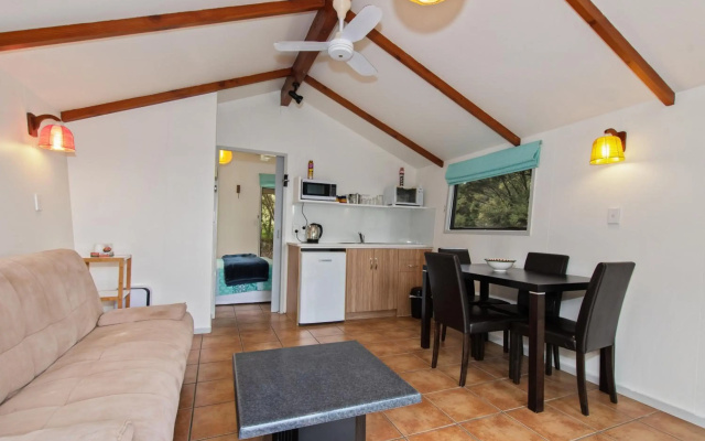 The Stables Wairoro Park - Russell Holiday Home
