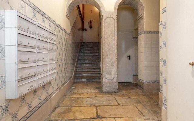 LV Premier Baixa PR2 Elevator City View Balcony