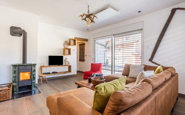 Snug holiday home in Weißbriach with terrace