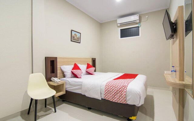 Stay At H by OYO Rooms
