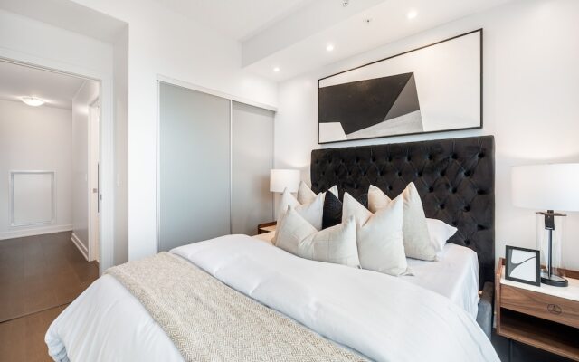 Stallion Suites - Entertainment District