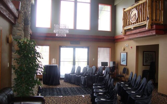 Elkwater Lake Lodge and Resort