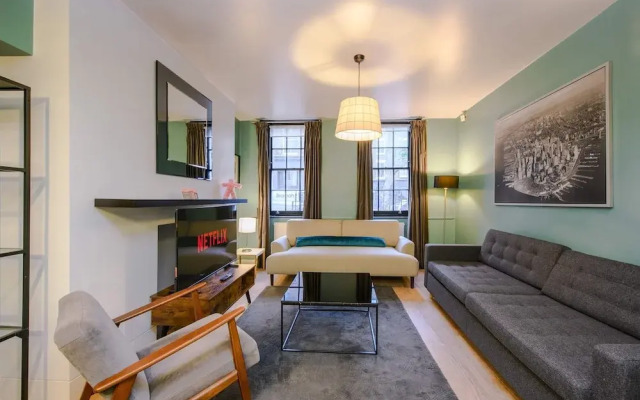 Central Cove - Fitzrovia - by Frankie Says