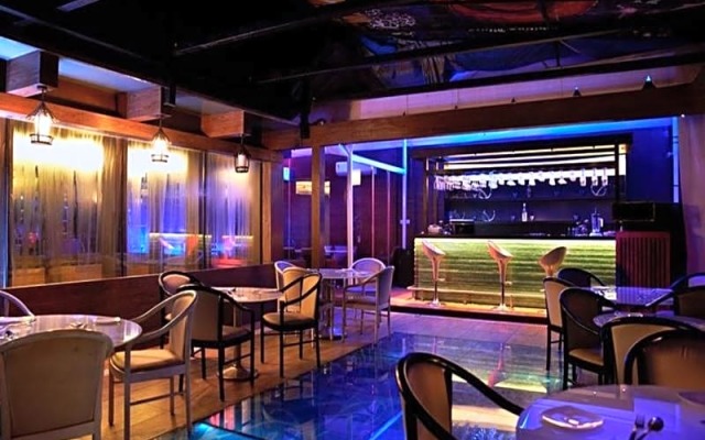 Hotel The Golden Oak Central by Citrus Prime