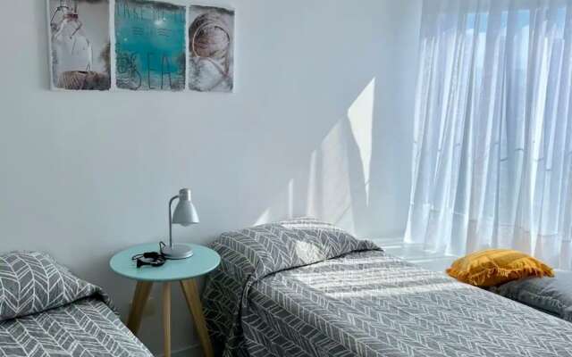 2 bed apartment Ocean Drive Country Bldg