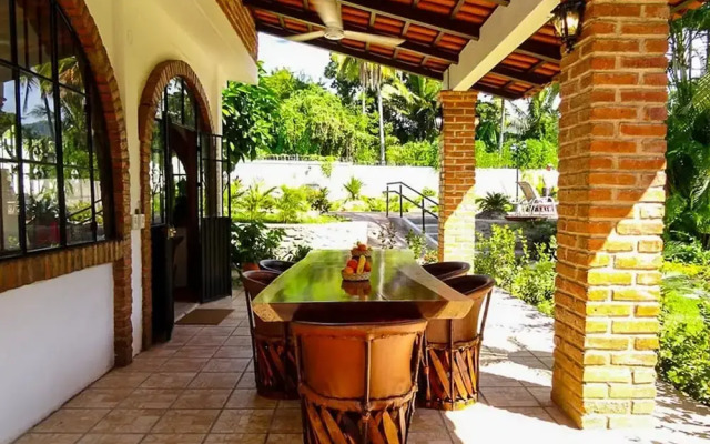 Bugambilias studio by Las Palmas