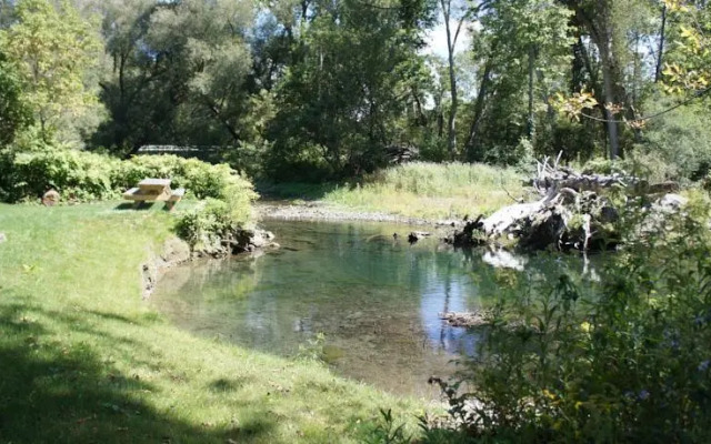 Applewood Manor Bed & Breakfast