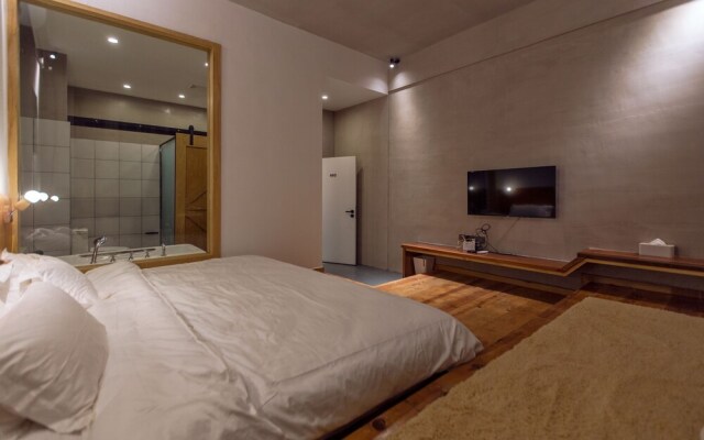 Hometown Voice · Stay at Vista Designer's Garden