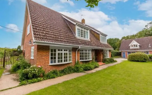 Host Stay Alderfen View