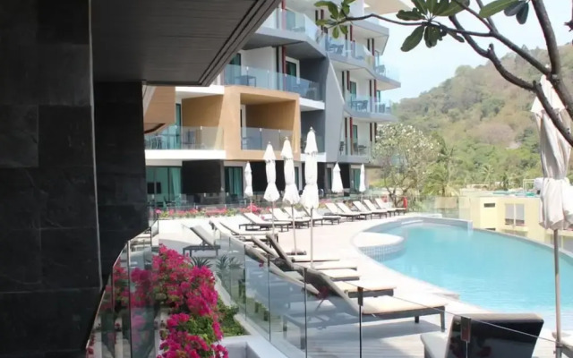 Joy Phucket Absolute Twin Sands Resort