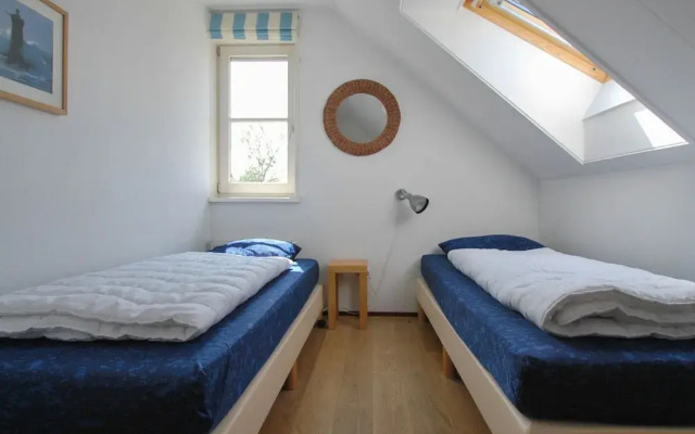 Thatched Villa With Bath in a Holiday Park