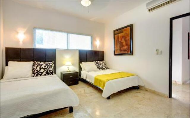 La Vista by Las Flores