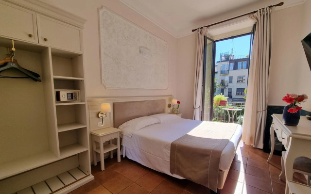 Charly Hotel