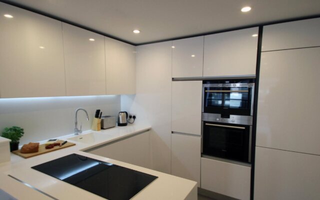 Dance Square Apartments By Thesqua.Re