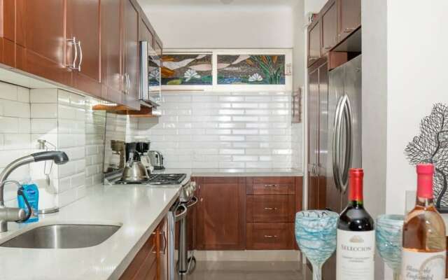 Ocean Front Condo With Pool Sleeps 6 Adults