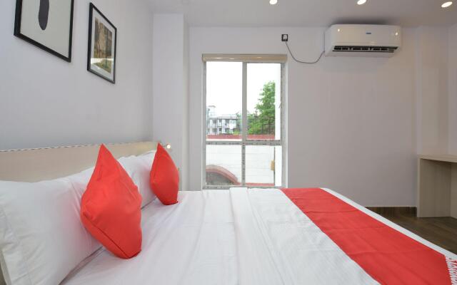 OYO Townhouse 539 Transit Express