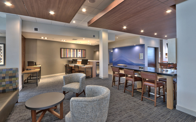 Holiday Inn Express & Suites Roswell by IHG