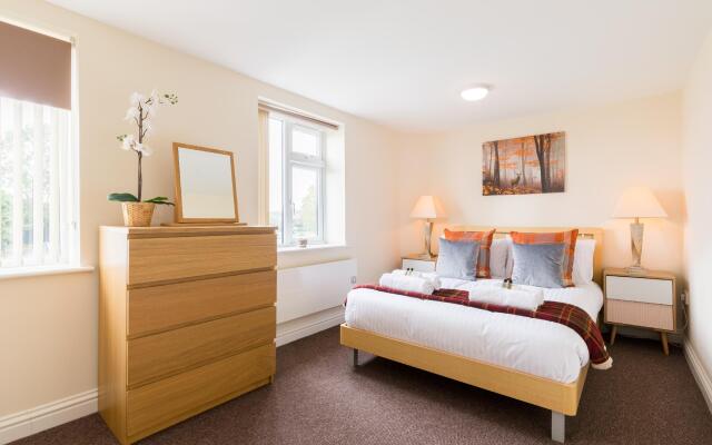 StayFord Apartments - Meriden - Near NEC