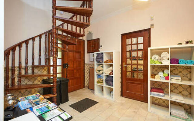 Help Yourself Hostels - Carcavelos