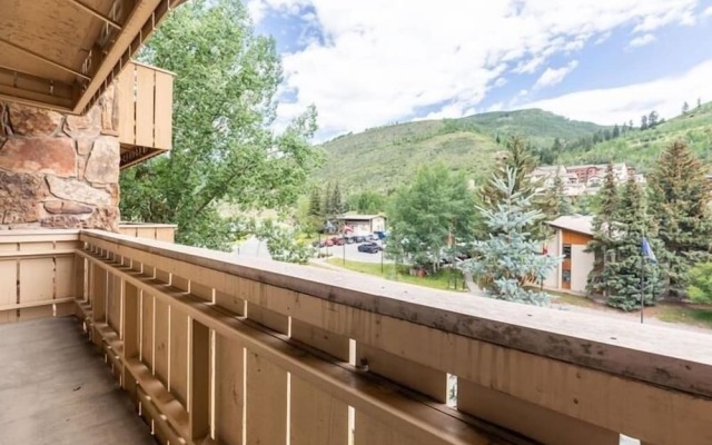 Scorpio Condos with Magnificent Vail Mountain Views by RedAwning