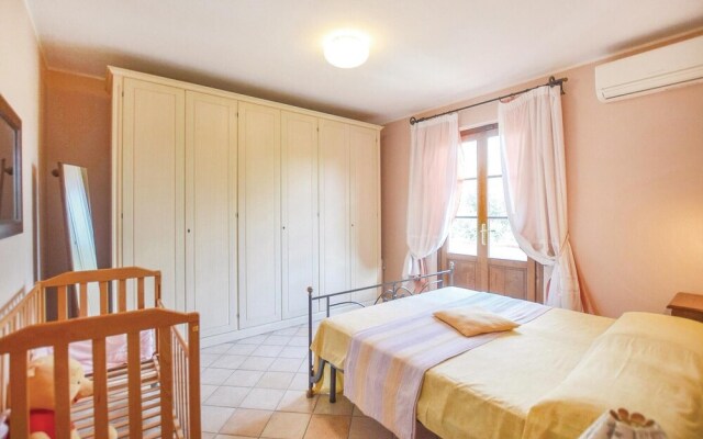 Amazing Home in Camaiore -lu- With 3 Bedrooms