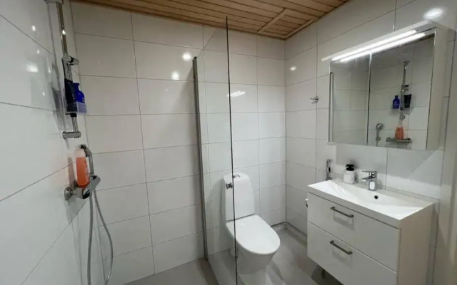 Suite - King Size Bed - Gym&Wifi - Indoor Parking