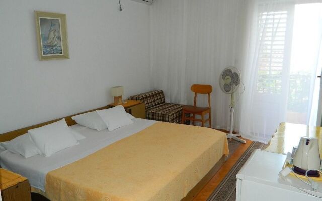 Apartments and Rooms Darinka