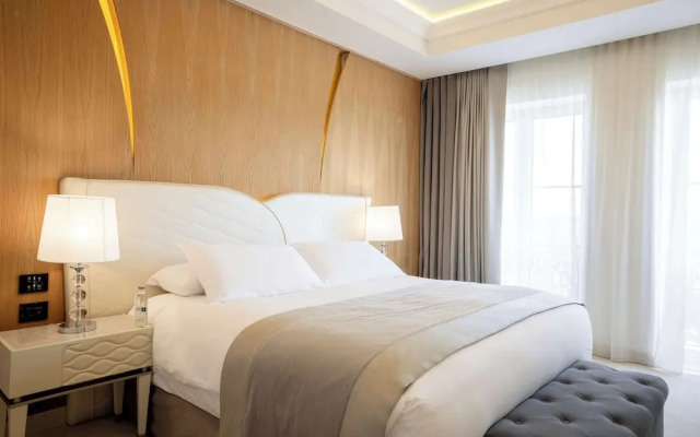 Tresor Le Palais Timisoara, Curio Collection By Hilton