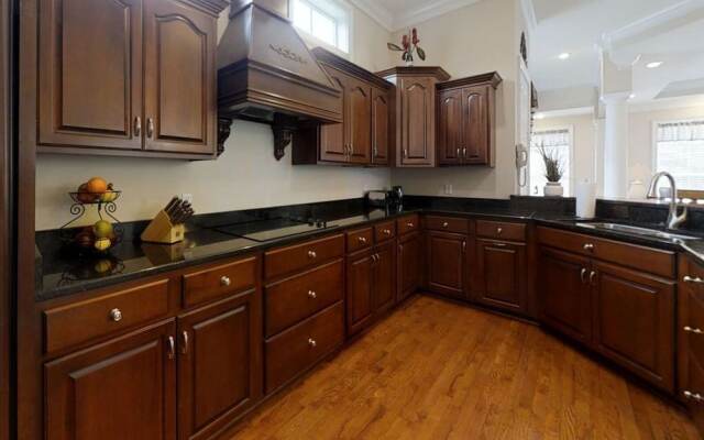 Palm Breeze 5 Bedroom Holiday Home