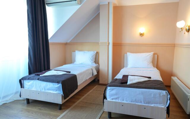 Отель Солнечный