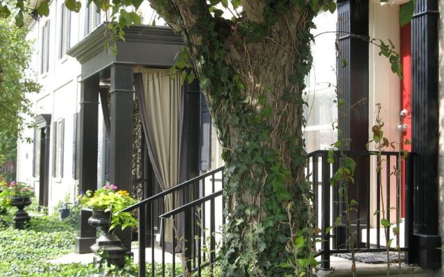 St. Vincent Row Suites