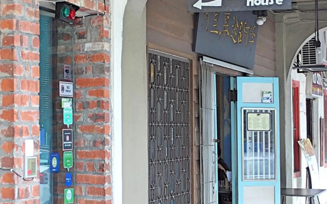 The Travel Hub Guesthouse