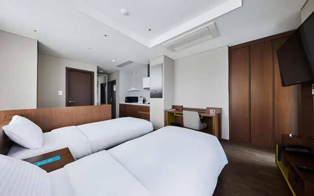 Felix by STX Hotel & Suite