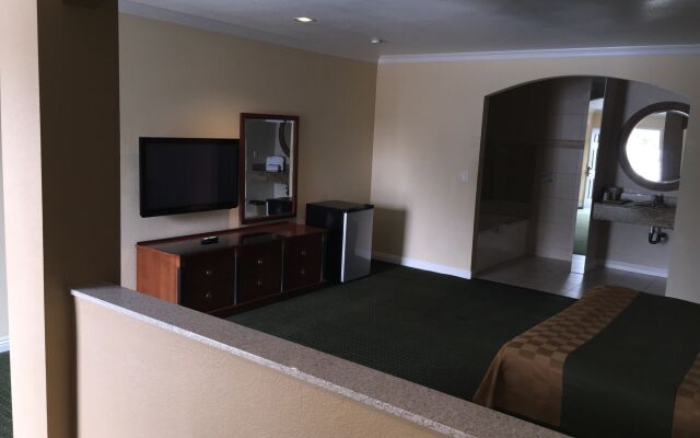 Walnut Inn & Suites West Covina