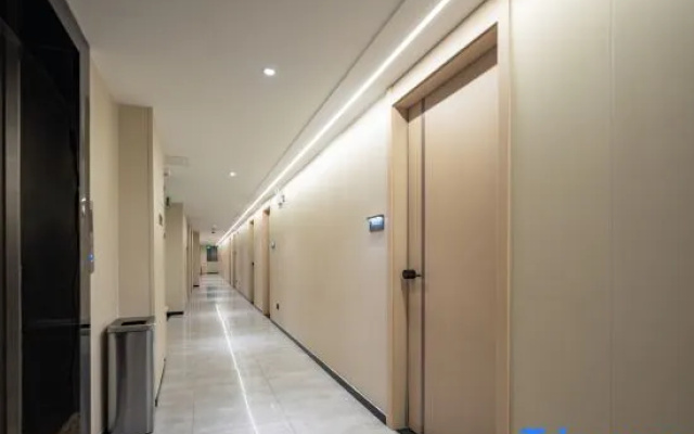 YESSIM Intelligent Hotel Yuexin Zhige (Sanya Commodity Street)