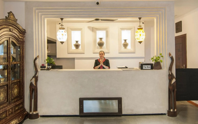 La Rose Suites