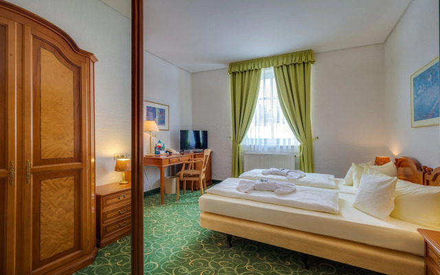 Panorama Berghotel Wettiner Höhe