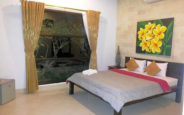 Yogi Beach Bungalow & Restaurant Lembongan