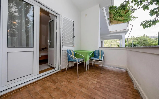 Apartments with a parking space Palit, Rab - 4971