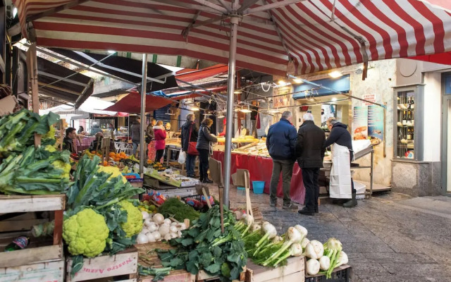 Una Terrazza Sul Mercato Del Capo By Wonderful Italy