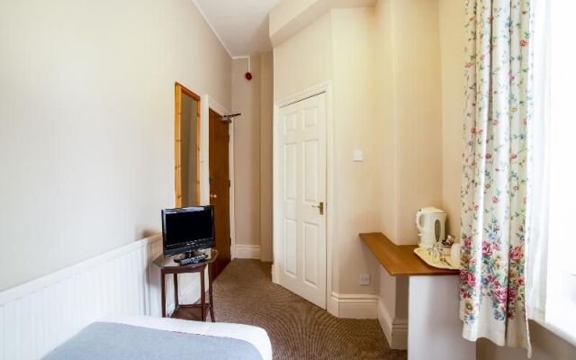 The Briary Hotel - Guest House