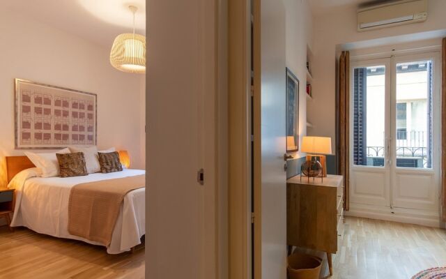 Chueca 2 Bedrooms In The Middle Of Chueca